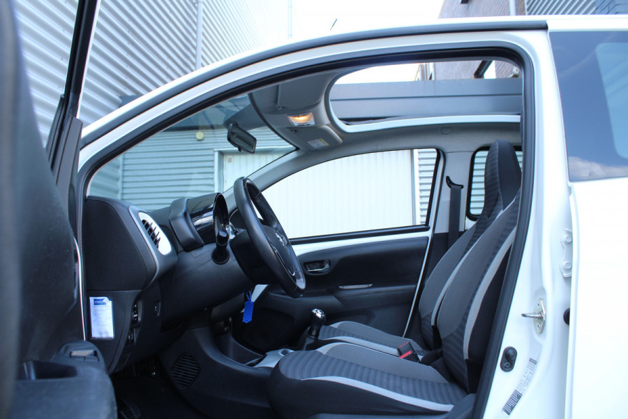 Toyota Aygo 1.0 VVT-i 73pk x-play limited Cabrio NL-Auto NAP 10 jaar Garantie Airco Camera Carplay CPV El. Ramen 1e Eigenaar