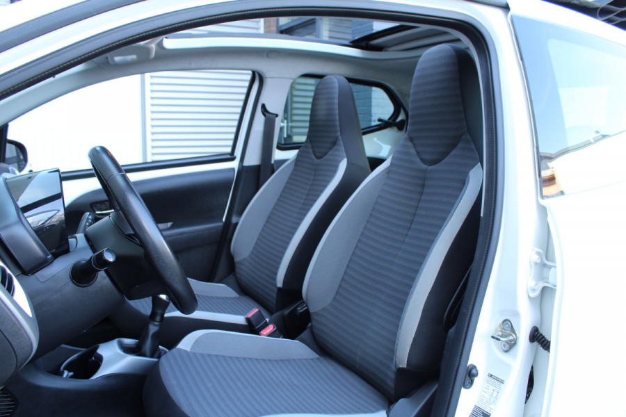 Toyota Aygo 1.0 VVT-i 73pk x-play limited Cabrio NL-Auto NAP 10 jaar Garantie Airco Camera Carplay CPV El. Ramen 1e Eigenaar