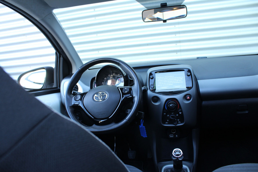 Toyota Aygo 1.0 VVT-i 73pk x-play limited Cabrio NL-Auto NAP 10 jaar Garantie Airco Camera Carplay CPV El. Ramen 1e Eigenaar