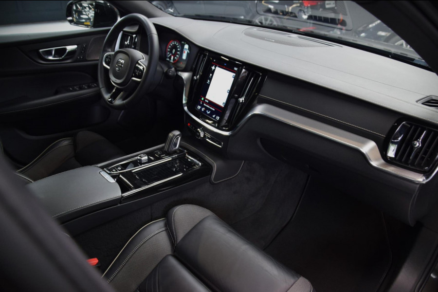 Volvo V60 2.0 T6 Recharge AWD R-Design Navi|Panoramadak|1e Eig.|ACC|Stuurverwarming