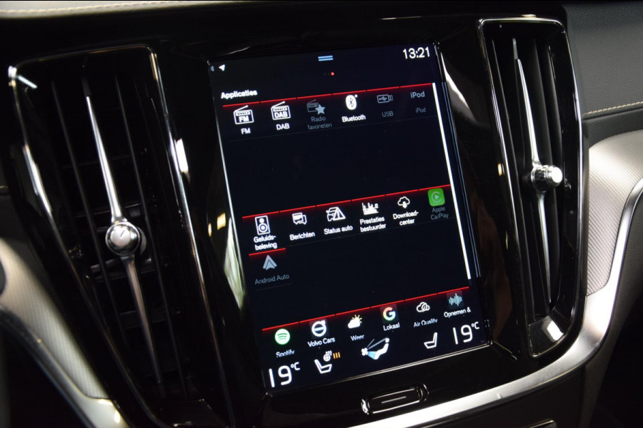 Volvo V60 2.0 T6 Recharge AWD R-Design Navi|Panoramadak|1e Eig.|ACC|Stuurverwarming