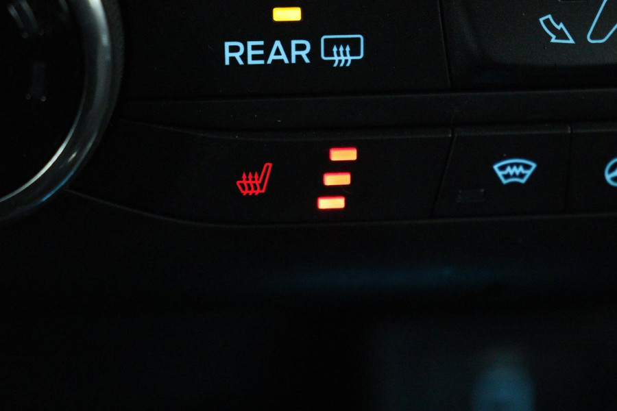 Ford Focus 1.0 EcoBoost Active | Stoel & stuurverwarming | B&O Sound | Carplay | Navigatie | PDC | Cruise control | Airco