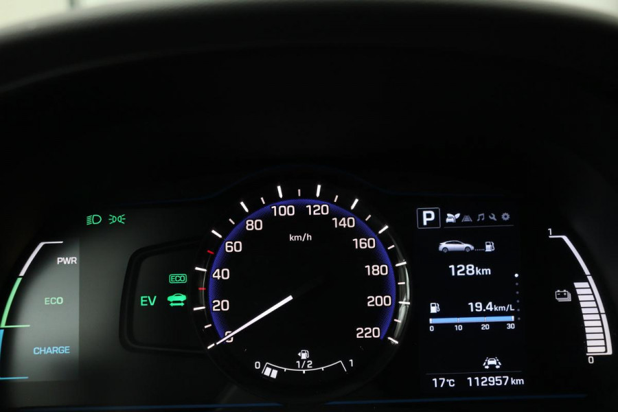 Hyundai IONIQ 1.6 GDi i-Motion | Adaptive cruise | Camera | Navigatie | Climate control | PDC | Bluetooth | DAB | LED