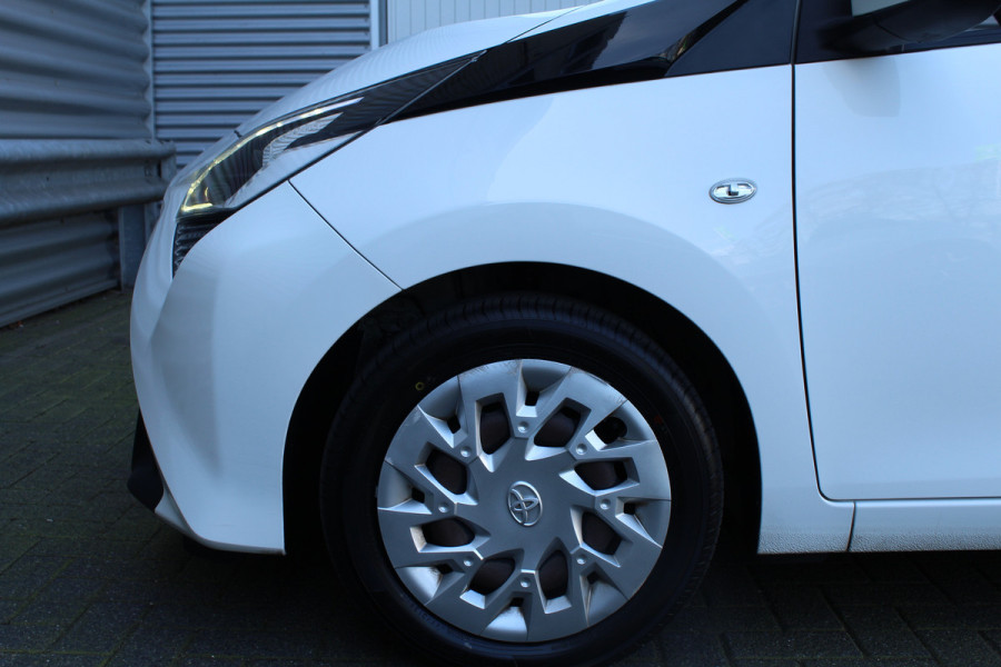 Toyota Aygo 1.0 VVT-i 73pk x-play limited Cabrio NL-Auto NAP 10 jaar Garantie Airco Camera Carplay CPV El. Ramen 1e Eigenaar