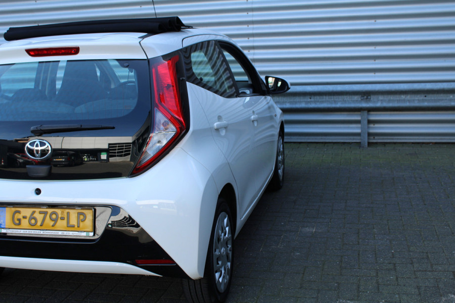 Toyota Aygo 1.0 VVT-i 73pk x-play limited Cabrio NL-Auto NAP 10 jaar Garantie Airco Camera Carplay CPV El. Ramen 1e Eigenaar