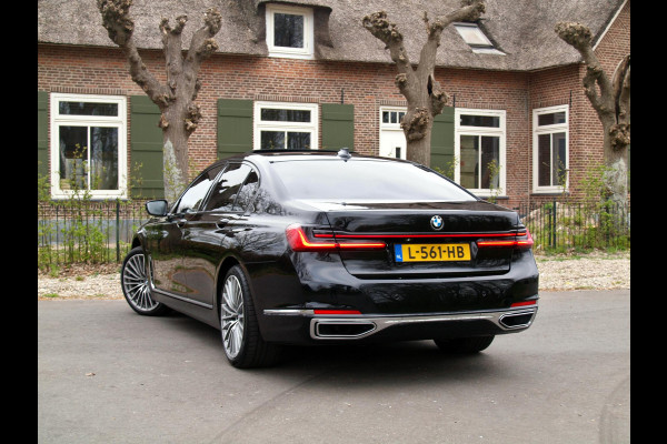 BMW 7 Serie 745e High Executive | Panoramadak | Harman Kardon | Camera | Head-up display | Sfeerverlichting | Full Option |
