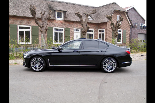 BMW 7 Serie 745e High Executive | Panoramadak | Harman Kardon | Camera | Head-up display | Sfeerverlichting | Full Option |