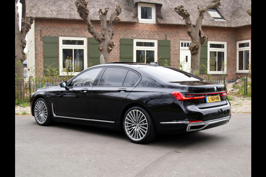BMW 7 Serie 745e High Executive | Panoramadak | Harman Kardon | Camera | Head-up display | Sfeerverlichting | Full Option |