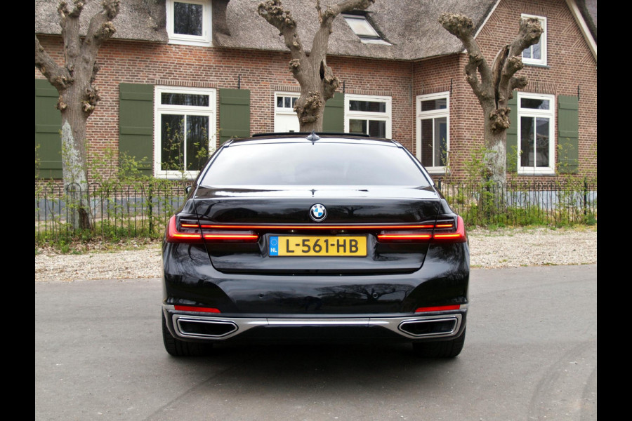 BMW 7 Serie 745e High Executive | Panoramadak | Harman Kardon | Camera | Head-up display | Sfeerverlichting | Full Option |