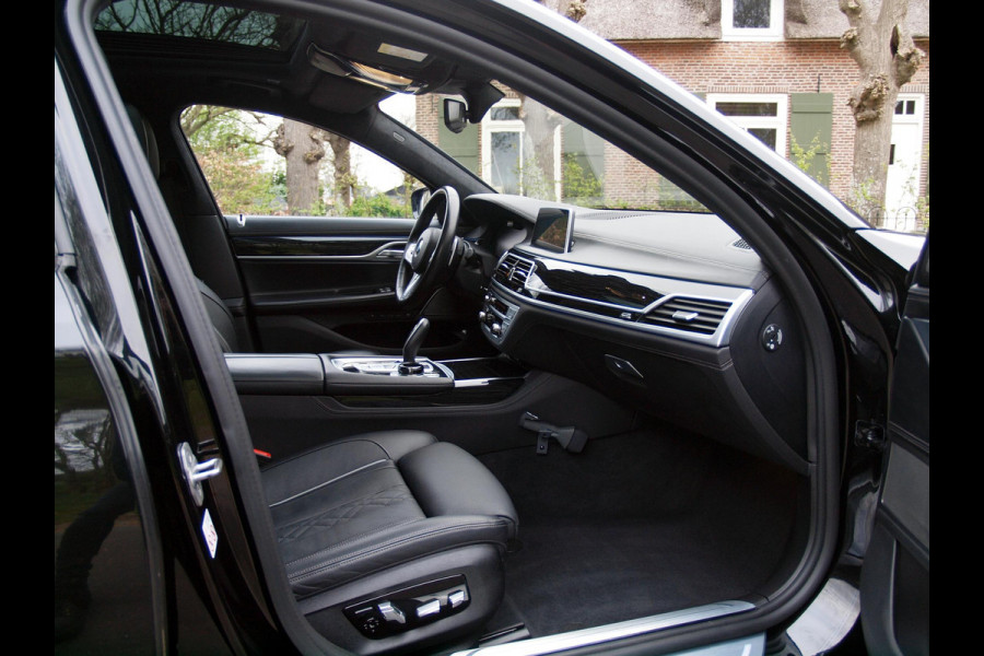 BMW 7 Serie 745e High Executive | Panoramadak | Harman Kardon | Camera | Head-up display | Sfeerverlichting | Full Option |