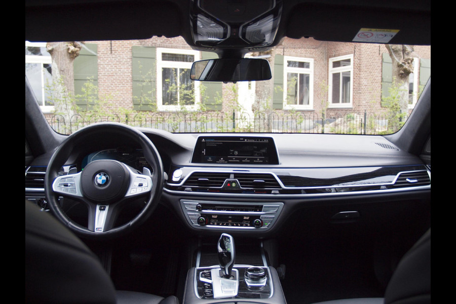 BMW 7 Serie 745e High Executive | Panoramadak | Harman Kardon | Camera | Head-up display | Sfeerverlichting | Full Option |