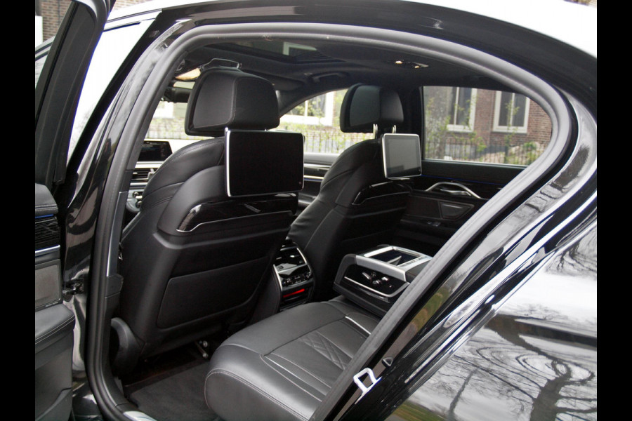 BMW 7 Serie 745e High Executive | Panoramadak | Harman Kardon | Camera | Head-up display | Sfeerverlichting | Full Option |