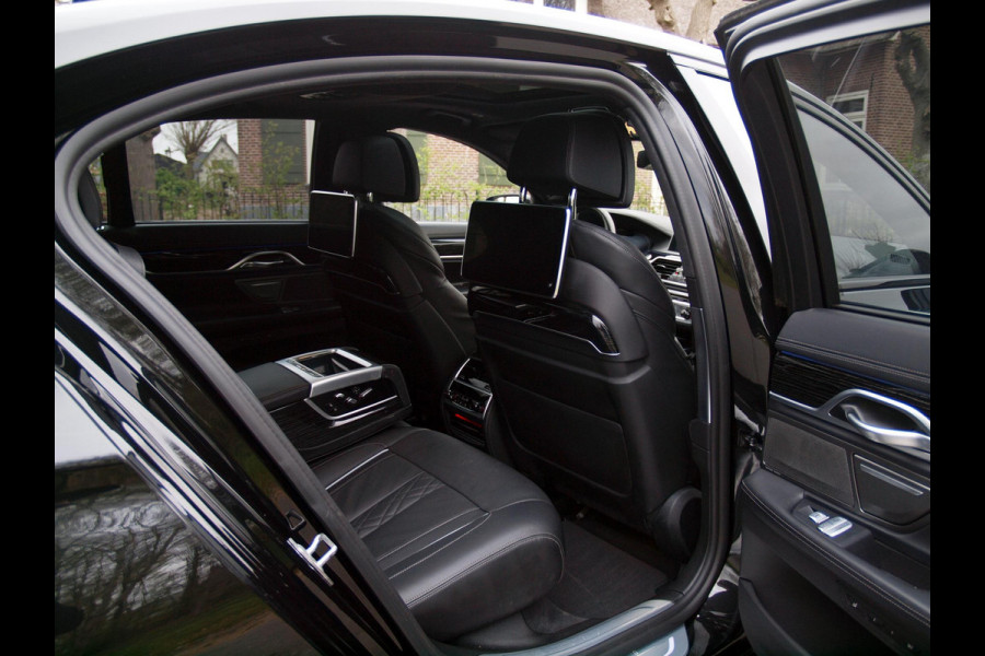 BMW 7 Serie 745e High Executive | Panoramadak | Harman Kardon | Camera | Head-up display | Sfeerverlichting | Full Option |
