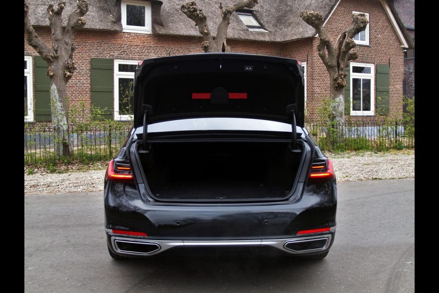 BMW 7 Serie 745e High Executive | Panoramadak | Harman Kardon | Camera | Head-up display | Sfeerverlichting | Full Option |