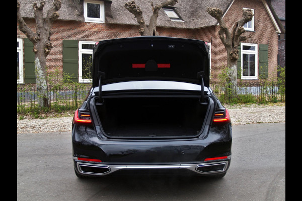 BMW 7 Serie 745e High Executive | Panoramadak | Harman Kardon | Camera | Head-up display | Sfeerverlichting | Full Option |