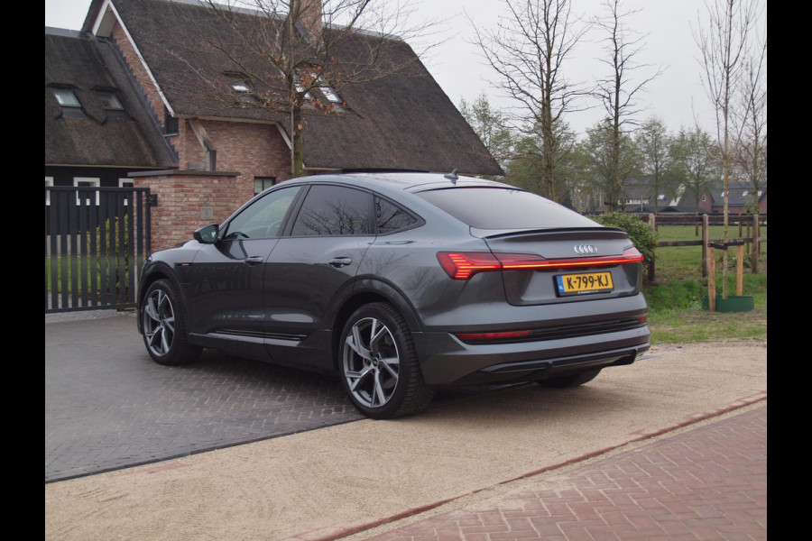 Audi e-tron Sportback 55 quattro S edition 95 kWh | Panoramadak | Camera | Apple Carplay | Cruise Control |