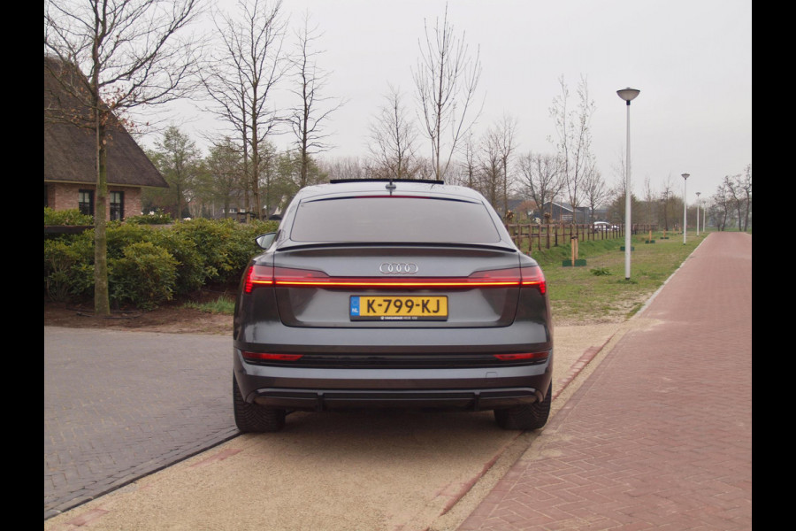 Audi e-tron Sportback 55 quattro S edition 95 kWh | Panoramadak | Camera | Apple Carplay | Cruise Control |