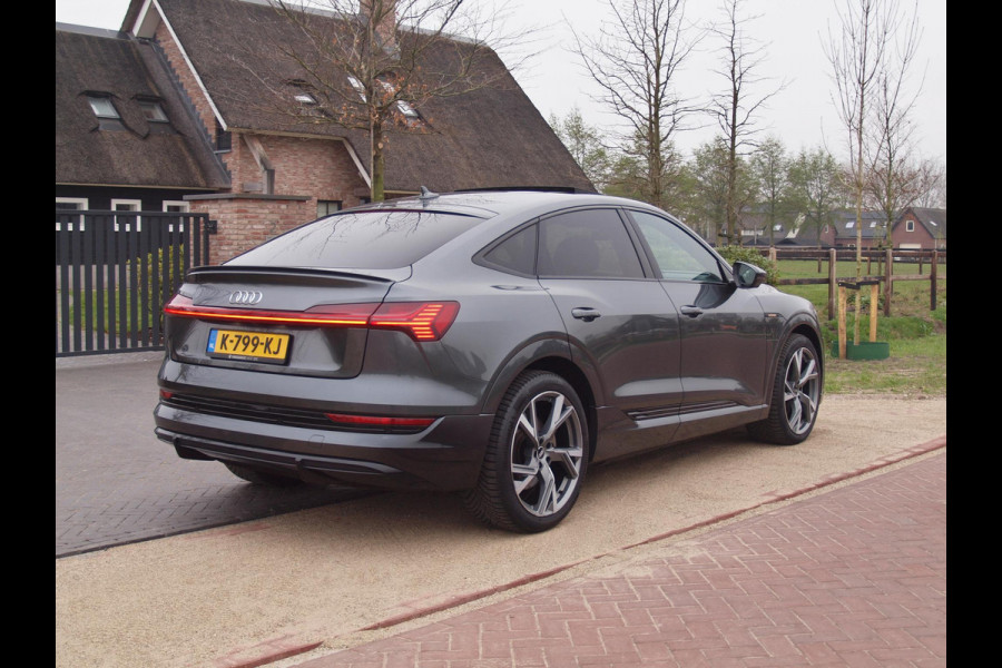 Audi e-tron Sportback 55 quattro S edition 95 kWh | Panoramadak | Camera | Apple Carplay | Cruise Control |