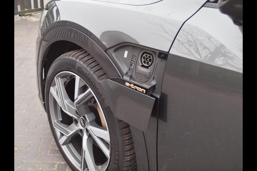Audi e-tron Sportback 55 quattro S edition 95 kWh | Panoramadak | Camera | Apple Carplay | Cruise Control |