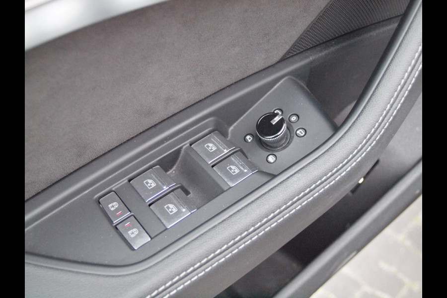Audi e-tron Sportback 55 quattro S edition 95 kWh | Panoramadak | Camera | Apple Carplay | Cruise Control |