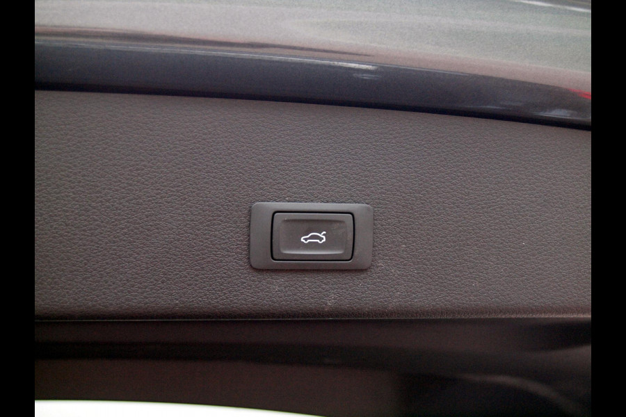 Audi e-tron Sportback 55 quattro S edition 95 kWh | Panoramadak | Camera | Apple Carplay | Cruise Control |