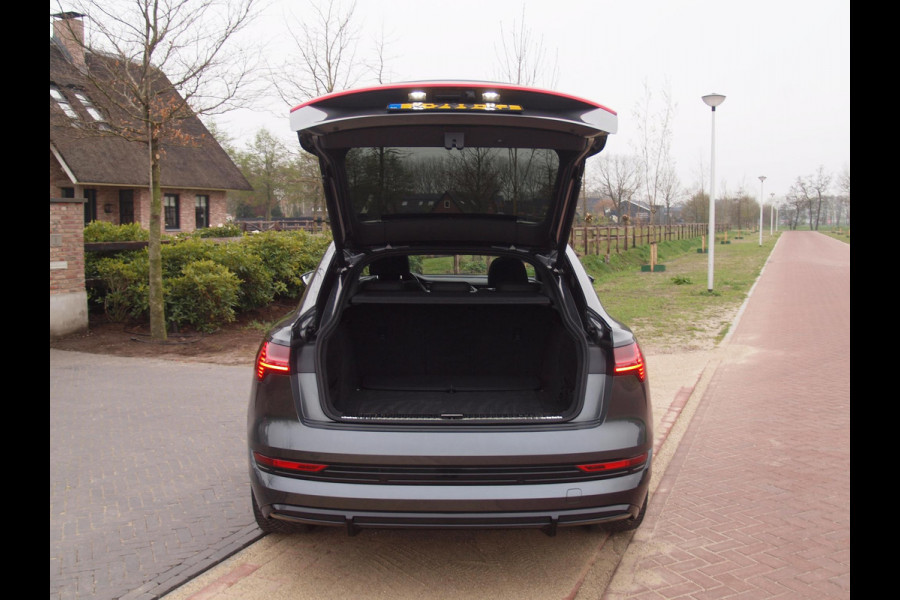 Audi e-tron Sportback 55 quattro S edition 95 kWh | Panoramadak | Camera | Apple Carplay | Cruise Control |