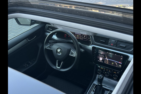 Škoda Superb Combi 1.4 TSI iV Sp. Bns TREKHAAK PANO NAVI CR CONTROL ECC PDC