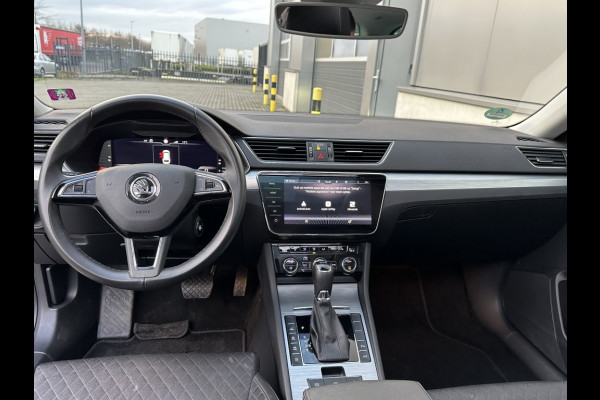 Škoda Superb Combi 1.4 TSI iV Sp. Bns TREKHAAK PANO NAVI CR CONTROL ECC PDC