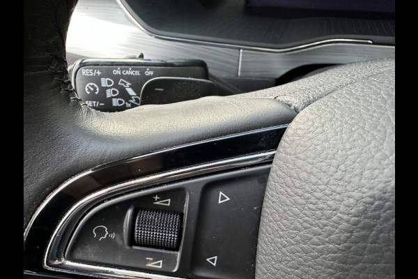 Škoda Superb Combi 1.4 TSI iV Sp. Bns TREKHAAK PANO NAVI CR CONTROL ECC PDC