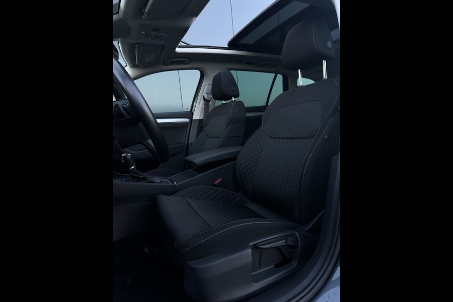 Škoda Superb Combi 1.4 TSI iV Sp. Bns TREKHAAK PANO NAVI CR CONTROL ECC PDC