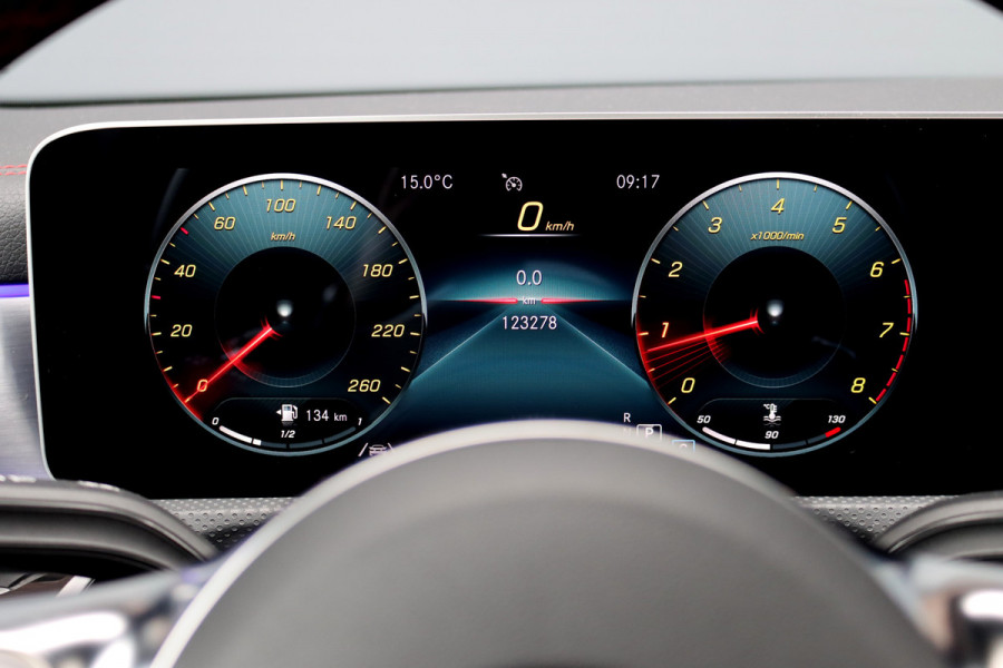 Mercedes-Benz CLA-Klasse 180 AMG Line Aut7 | Panoramadak | Memory | Sfeerverlichting | Camera | Advanced Sound System | Keyless Go | Zitcomfortpakket | Cruise Control | Multibeam LED |