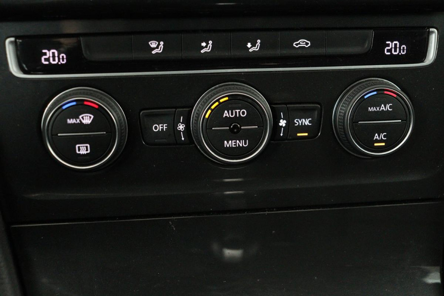 Volkswagen Golf 1.0 TSI Comfortline | Automaat | Adaptive cruise | Carplay | Navigatie | PDC | Climate control | Bluetooth