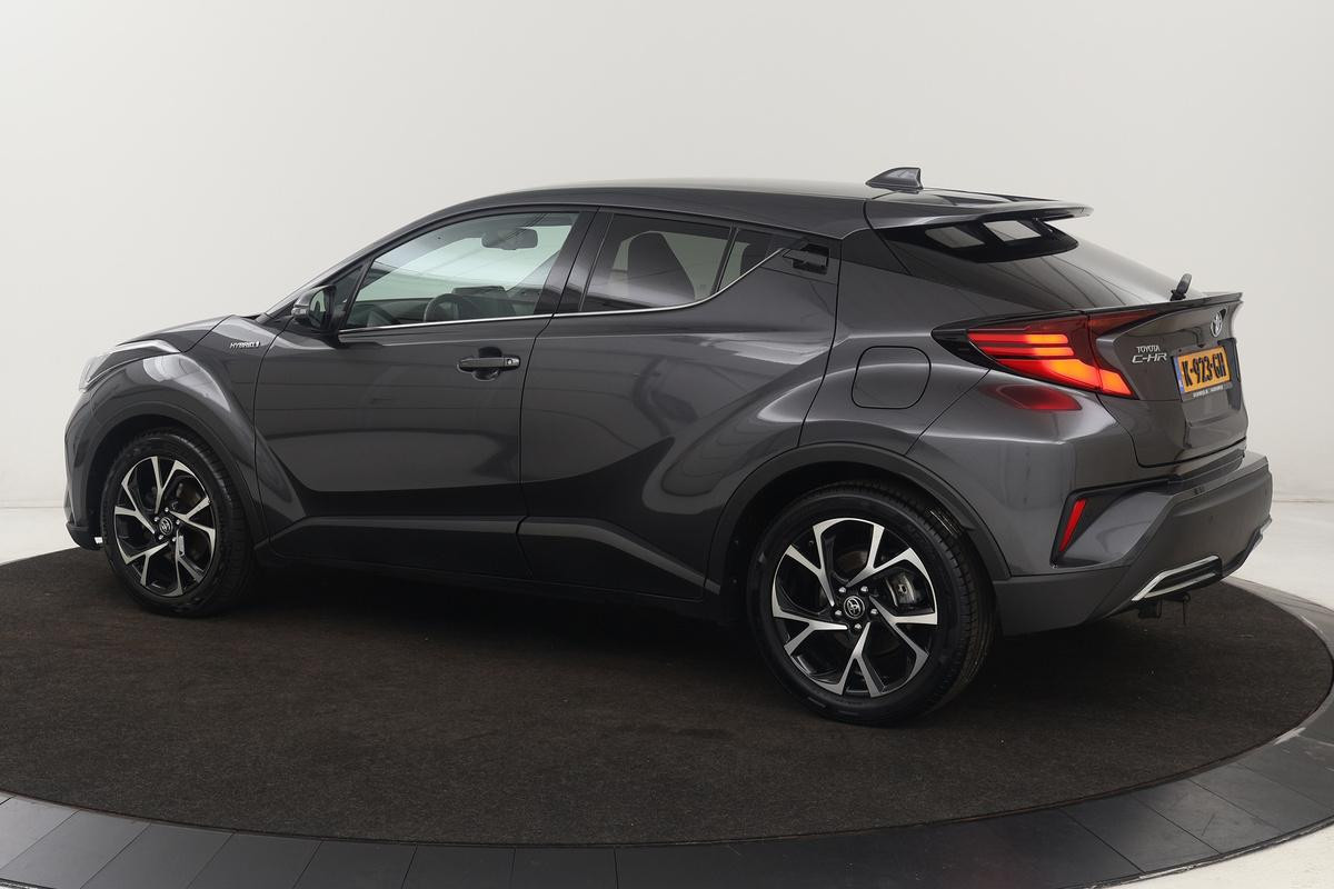 Toyota C-HR 2.0 Hybrid First Edition | 184pk | Stoelverwarming | Carplay | Adaptive cruise | Trekhaak | Camera | Navigatie | Full LED