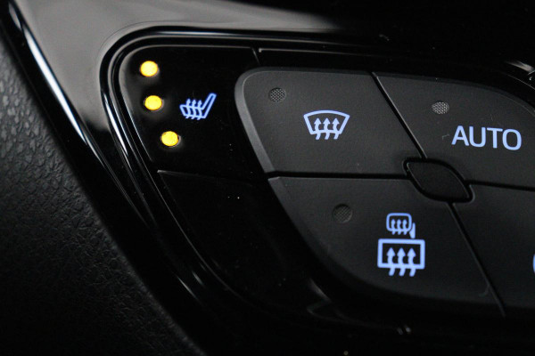 Toyota C-HR 2.0 Hybrid First Edition | 184pk | Stoelverwarming | Carplay | Adaptive cruise | Trekhaak | Camera | Navigatie | Full LED