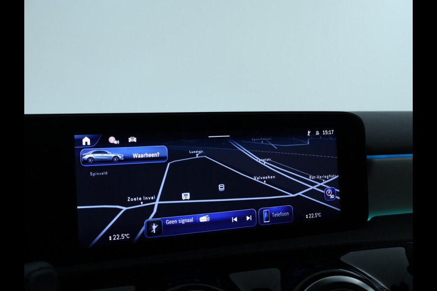 Mercedes-Benz A-Klasse 250 e Business Solution AMG | Nightpakket | AMG Line Plus pakket | Parkeerpakket met 360°-camera | KEYLESS GO-comfortpakket | Verwarmde stoelen vooraan | Extra USB-poorten | Dodehoekassistent | Head-up display |