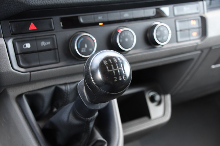 Volkswagen Crafter 35 2.0 TDI L3H3 Highline Cruise, Sensoren, Multimedia, 140PK, Trekhaak, Airco, Uniek!
