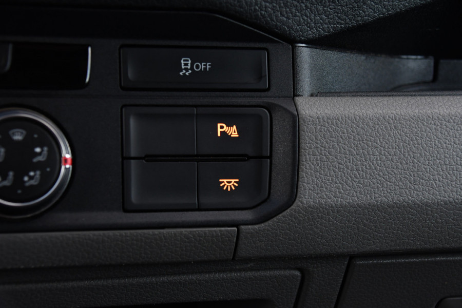 Volkswagen Crafter 35 2.0 TDI L3H3 Highline Cruise, Sensoren, Multimedia, 140PK, Trekhaak, Airco, Uniek!