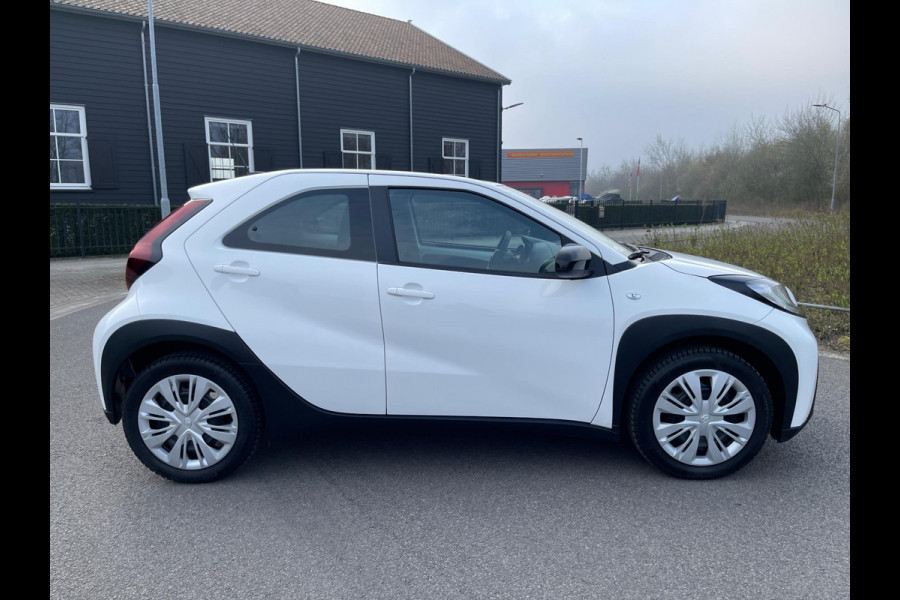 Toyota Aygo X 1.0 VVT-i MT Play CAMERA NAVI APPLE-CARPLAY