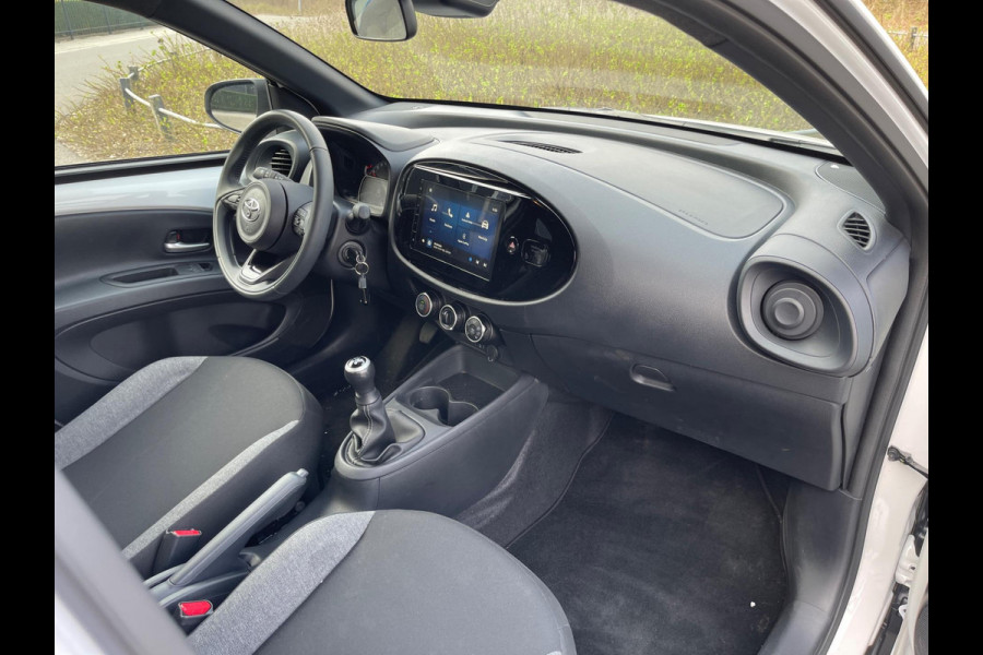 Toyota Aygo X 1.0 VVT-i MT Play CAMERA NAVI APPLE-CARPLAY