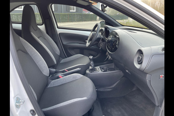 Toyota Aygo X 1.0 VVT-i MT Play CAMERA NAVI APPLE-CARPLAY