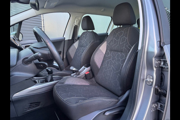 Peugeot 2008 BWJ 2018 | 1.2 PT 111PK Allure | CLIMA | NAVI | TREKHAAK | CRUISE | CARPLAY |