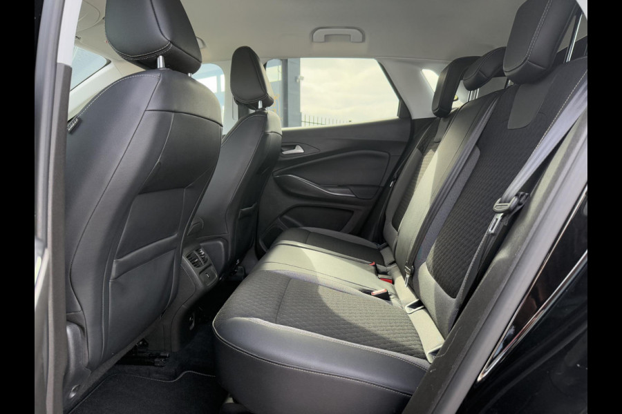 Opel Grandland X 1.2 Turbo 120 Jaar Edition 2e Eigenaar,Navi,Clima,Camera,Cruise,131pk,N.A.P,PDC V+A,Apple Carplay,Nieuwe APK bij Aflevering