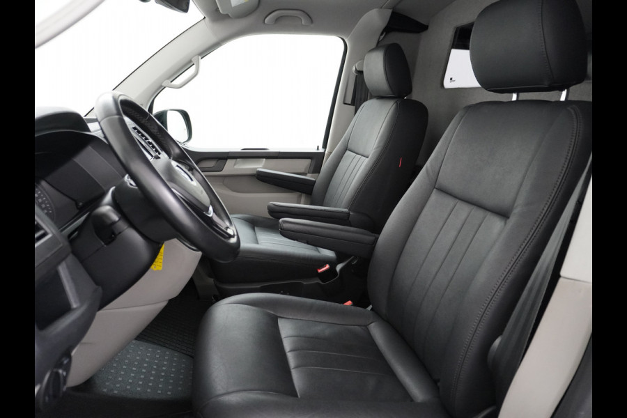 Volkswagen Transporter 2.0TDI 150PK Autom. Highline Leder Navi Pdc Voorruitverwarming Cruise Control Regen/Lichtsensor Lmv 2X Schuifdeur Rubbervloer Wandbetimmering Sidebars Achterklep 1e Eigenaar Euro 6