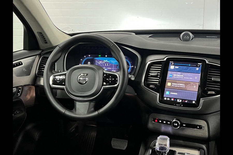 Volvo XC90 Recharge T8 AWD Ultimate Dark | Open dak | Luchtvering | Massage | Bowers&Wilkins | Adapt. Cruise | Geventileerde stoel