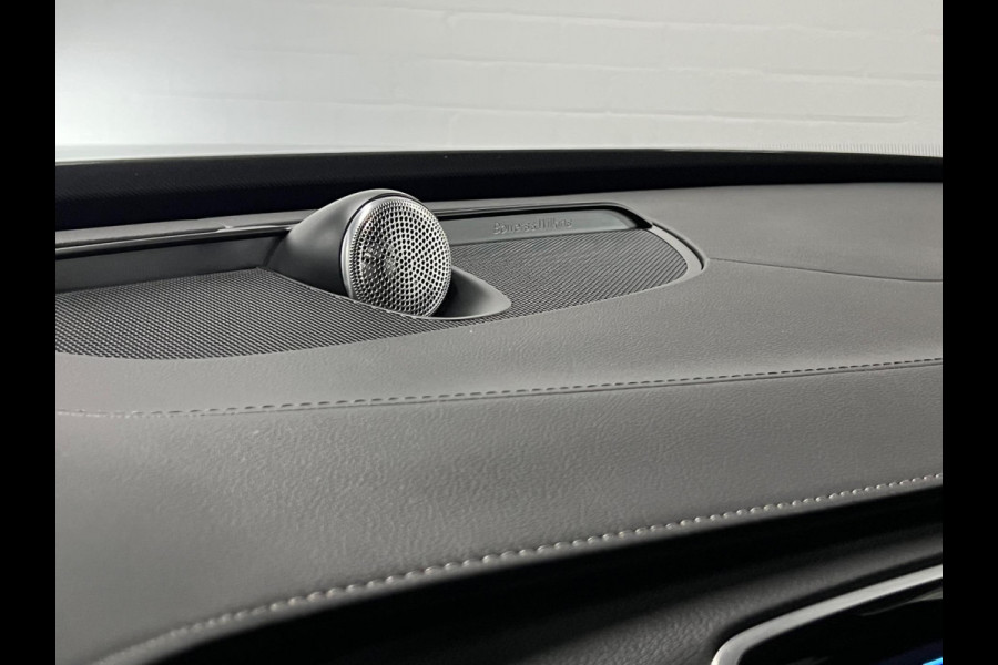 Volvo XC90 Recharge T8 AWD Ultimate Dark | Open dak | Luchtvering | Massage | Bowers&Wilkins | Adapt. Cruise | Geventileerde stoel