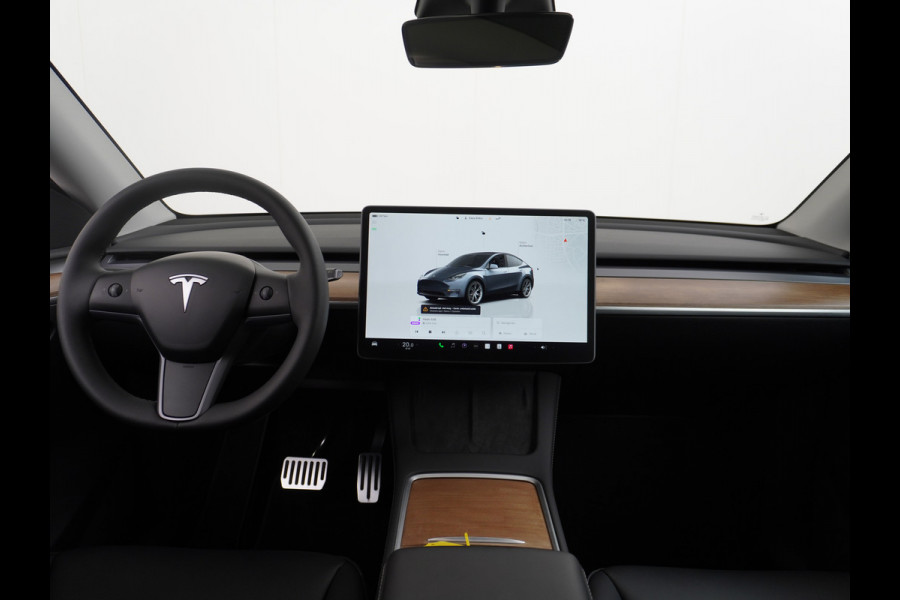 Tesla Model Y RWD 60kWh LFP 300PK Warmtepomp FSD-Computer 3 Auto-Pilot Sleutel-loos(via-GSM) Leder Premium Audio Camera's Panormadak Adap.Crui Elektr. Acht.klep WiFi Priv.Glass AEB ASR ESP IsoFix Connected-Services 1600kg Trekvermogen Orig.NLse Auto Accu-Garantie 6-2031/160.000km 1e Eigenaar 11kw thuis of snelladen tot 170kWh