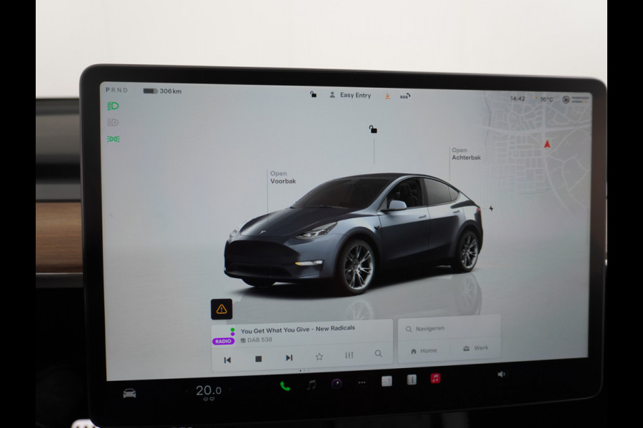 Tesla Model Y RWD 60kWh LFP 300PK Warmtepomp FSD-Computer 3 Auto-Pilot Sleutel-loos(via-GSM) Leder Premium Audio Camera's Panormadak Adap.Crui Elektr. Acht.klep WiFi Priv.Glass AEB ASR ESP IsoFix Connected-Services 1600kg Trekvermogen Orig.NLse Auto Accu-Garantie 6-2031/160.000km 1e Eigenaar 11kw thuis of snelladen tot 170kWh