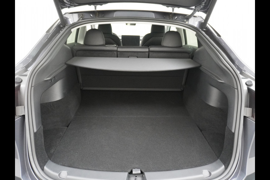 Tesla Model Y RWD 60kWh LFP 300PK Warmtepomp FSD-Computer 3 Auto-Pilot Sleutel-loos(via-GSM) Leder Premium Audio Camera's Panormadak Adap.Crui Elektr. Acht.klep WiFi Priv.Glass AEB ASR ESP IsoFix Connected-Services 1600kg Trekvermogen Orig.NLse Auto Accu-Garantie 6-2031/160.000km 1e Eigenaar 11kw thuis of snelladen tot 170kWh