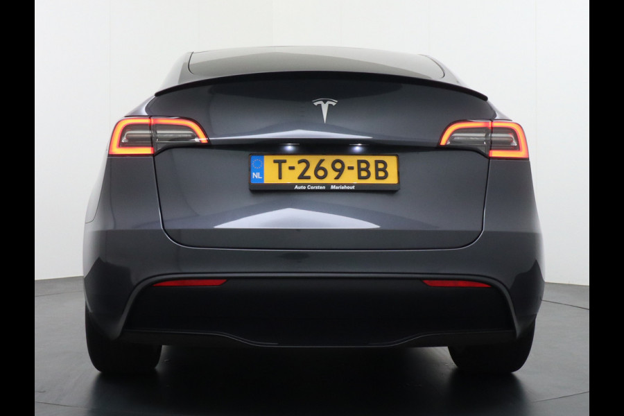 Tesla Model Y RWD 60kWh LFP 300PK Warmtepomp FSD-Computer 3 Auto-Pilot Sleutel-loos(via-GSM) Leder Premium Audio Camera's Panormadak Adap.Crui Elektr. Acht.klep WiFi Priv.Glass AEB ASR ESP IsoFix Connected-Services 1600kg Trekvermogen Orig.NLse Auto Accu-Garantie 6-2031/160.000km 1e Eigenaar 11kw thuis of snelladen tot 170kWh