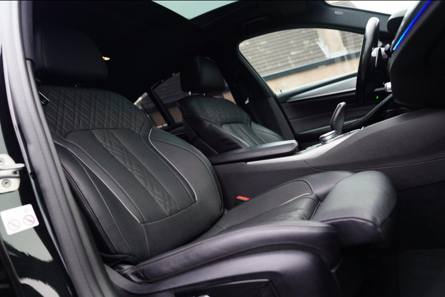 BMW 5 Serie 530e iPerformance High Executive | M-pakket | Massage | Harman/Kardon | Schuifdak | HuD | Nappa Leder | Stoelkoeling